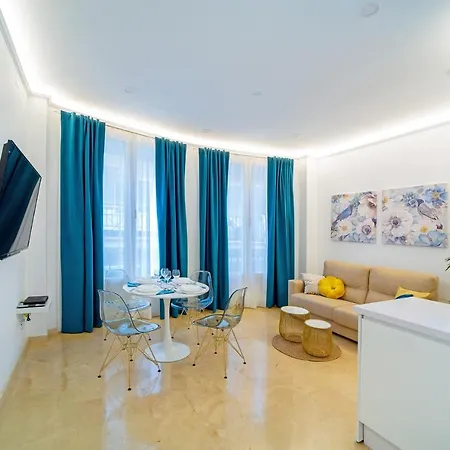 Historical Centre Luxury Apartment