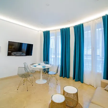 Apartment Historical Centre Luxury